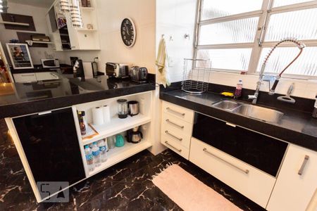 Apartamento à venda com 210m², 3 quartos e 1 vaga Apartamento à venda com 210m², 3 quartos e 1 vagaCozinha