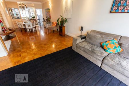 Apartamento à venda com 210m², 3 quartos e 1 vaga Apartamento à venda com 210m², 3 quartos e 1 vagaSala