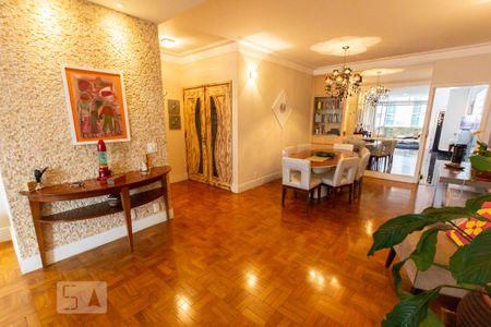 Apartamento à venda com 210m², 3 quartos e 1 vaga Apartamento à venda com 210m², 3 quartos e 1 vagaSala
