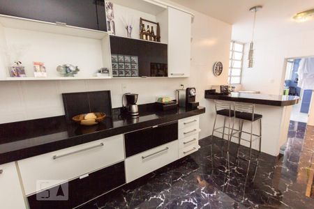 Apartamento à venda com 210m², 3 quartos e 1 vaga Apartamento à venda com 210m², 3 quartos e 1 vagaCozinha