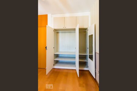 Apartamento à venda com 78m², 3 quartos e 2 vagasQuarto 2