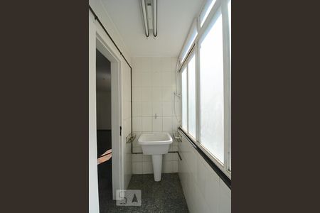 Área serviço de apartamento para alugar com 2 quartos, 139m² em Luxemburgo, Belo Horizonte