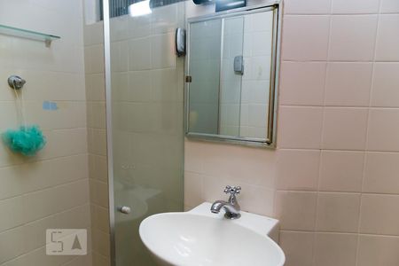 Banheiro de apartamento para alugar com 1 quarto, 60m² em Ipanema, Rio de Janeiro