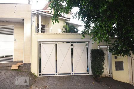 Casa para alugar com 180m², 3 quartos e 2 vagasFachada