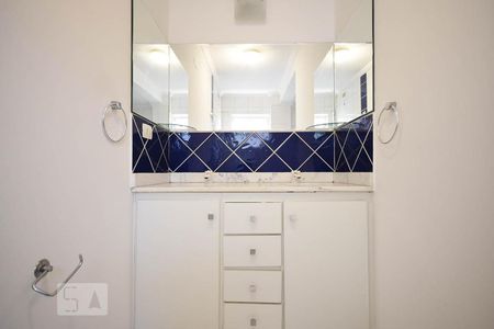 Casa para alugar com 180m², 3 quartos e 2 vagasBanheiro Suíte 3