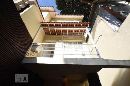 Fachada Posterior de casa para alugar com 3 quartos, 180m² em Paraíso do Morumbi, São Paulo