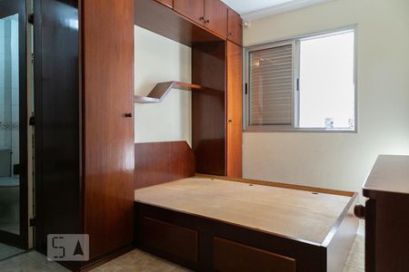 Suíte de apartamento à venda com 2 quartos, 90m² em Vila Firmiano Pinto, São Paulo
