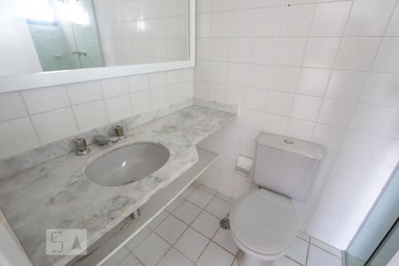 banheiro  de apartamento à venda com 2 quartos, 69m² em Super Quadra Morumbi, São Paulo