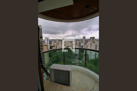 Apartamento à venda com 235m², 3 quartos e 4 vagasvaranda da Suíte 3