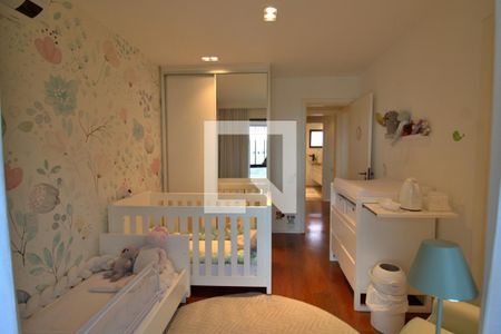 Apartamento à venda com 235m², 3 quartos e 4 vagasSuíte 1