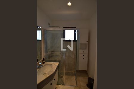 Apartamento à venda com 235m², 3 quartos e 4 vagasBanheiro da Suíte 2