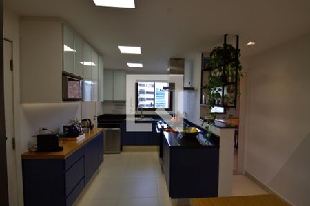 Apartamento à venda com 235m², 3 quartos e 4 vagasCozinha