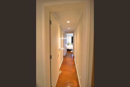 Apartamento à venda com 235m², 3 quartos e 4 vagasCorredor 