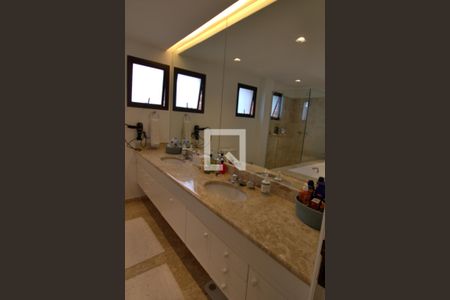 Apartamento à venda com 235m², 3 quartos e 4 vagasBanheiro da Suíte 3