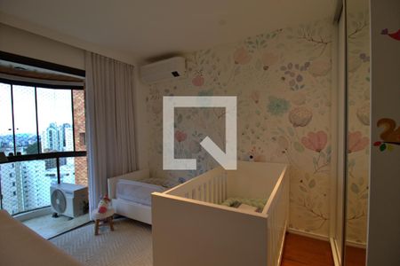 Apartamento à venda com 235m², 3 quartos e 4 vagasSuíte 1