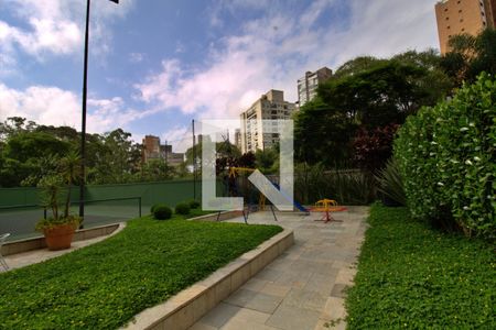 Apartamento à venda com 235m², 3 quartos e 4 vagasÁrea comum - Playground