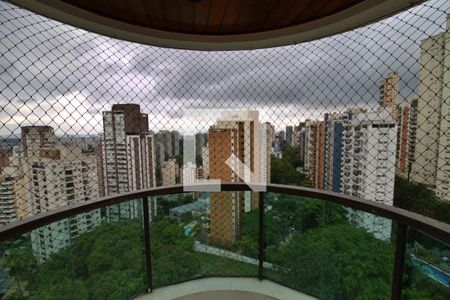 Apartamento à venda com 235m², 3 quartos e 4 vagasvaranda da Suíte 3