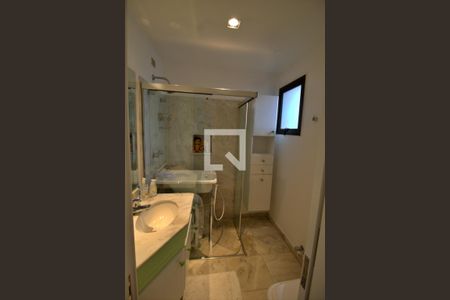 Apartamento à venda com 235m², 3 quartos e 4 vagasBanheiro da Suíte 1