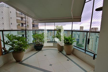 Apartamento à venda com 235m², 3 quartos e 4 vagasVaranda gourmet