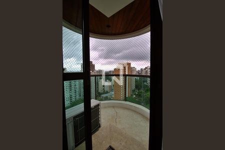 Apartamento à venda com 235m², 3 quartos e 4 vagasvaranda da Suíte 3