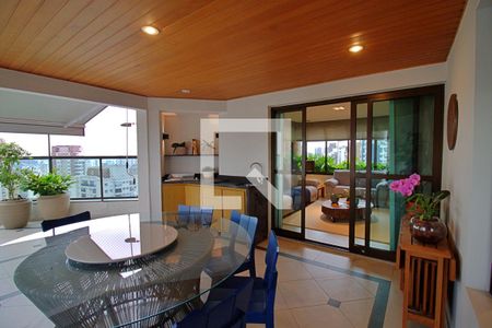 Apartamento à venda com 235m², 3 quartos e 4 vagasVaranda gourmet