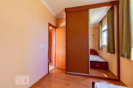 Quarto 2 de apartamento para alugar com 3 quartos, 74m² em Heliópolis, Belo Horizonte