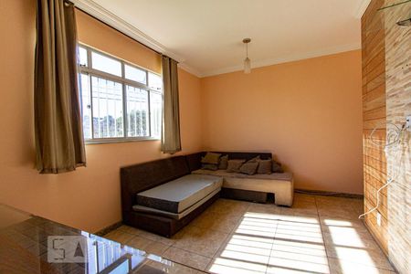 Sala de apartamento para alugar com 3 quartos, 74m² em Heliópolis, Belo Horizonte