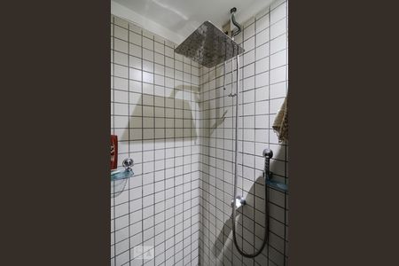 Banheiro de apartamento à venda com 3 quartos, 64m² em Vila Butantã, São Paulo