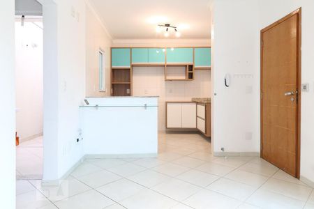 Sala de casa de condomínio para alugar com 2 quartos, 62m² em Vila Isolina Mazzei, São Paulo