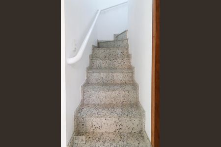 Escada de casa de condomínio à venda com 2 quartos, 62m² em Vila Isolina Mazzei, São Paulo