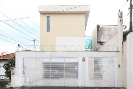 Casa de condomínio à venda com 62m², 2 quartos e 1 vagaFachada