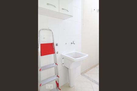 Casa de condomínio à venda com 62m², 2 quartos e 1 vagaÁrea de serviço