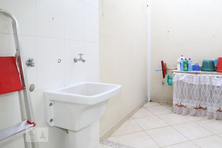 Casa de condomínio à venda com 62m², 2 quartos e 1 vagaÁrea de serviço
