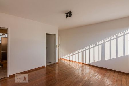 Sala  de Apartamento com 2 quartos, 70m² Sion
