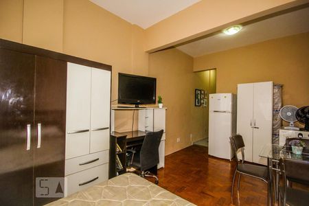 Sala de kitnet/studio para alugar com 1 quarto, 24m² em Copacabana, Rio de Janeiro