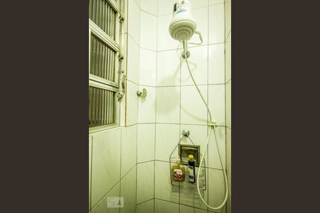 Banheiro de kitnet/studio para alugar com 1 quarto, 24m² em Copacabana, Rio de Janeiro