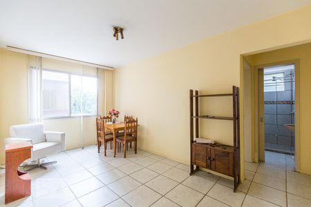Sala de apartamento para alugar com 1 quarto, 45m² em Glória, Porto Alegre