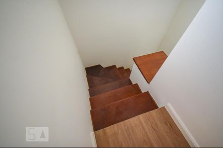 Escada de casa à venda com 2 quartos, 74m² em Fazenda Morumbi, São Paulo