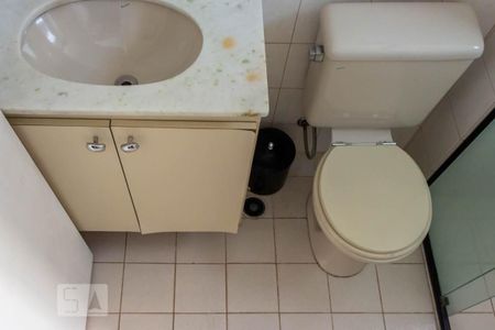 Apartamento à venda com 70m², 3 quartos e 2 vagas Apartamento à venda com 70m², 3 quartos e 2 vagasBanheiro da Suíte