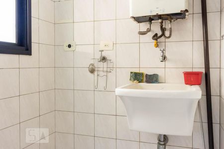 Apartamento à venda com 70m², 3 quartos e 2 vagas Apartamento à venda com 70m², 3 quartos e 2 vagasÁrea de Serviço