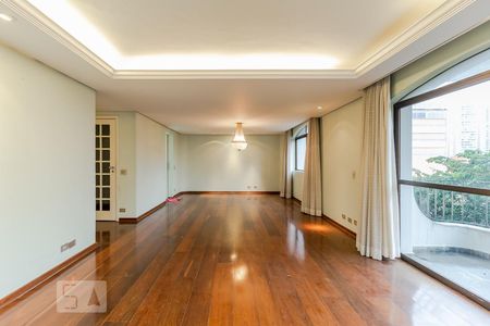 Sala de apartamento para alugar com 3 quartos, 190m² em Moema, São Paulo