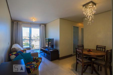 Sala  de apartamento para alugar com 3 quartos, 70m² em Vila Nair, São Paulo