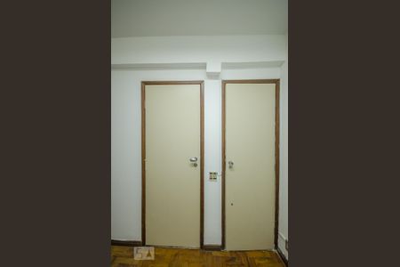 Apartamento à venda com 195m², 3 quartos e 2 vagas Apartamento à venda com 195m², 3 quartos e 2 vagasQUARTO DE SERVIÇO