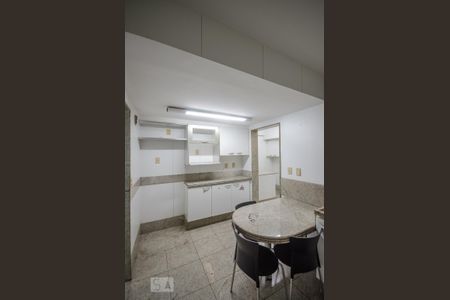 Apartamento à venda com 195m², 3 quartos e 2 vagas Apartamento à venda com 195m², 3 quartos e 2 vagasCOZINHA