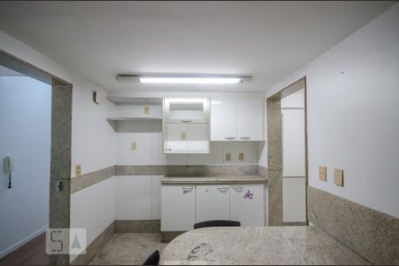 Apartamento à venda com 195m², 3 quartos e 2 vagas Apartamento à venda com 195m², 3 quartos e 2 vagasV
