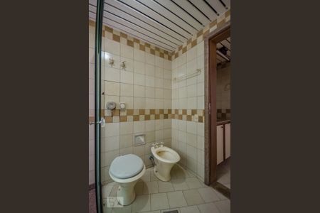 Apartamento à venda com 195m², 3 quartos e 2 vagas Apartamento à venda com 195m², 3 quartos e 2 vagasBANHEIRO SUÍTE
