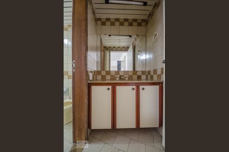 Apartamento à venda com 195m², 3 quartos e 2 vagas Apartamento à venda com 195m², 3 quartos e 2 vagasBANHEIRO SUÍTE