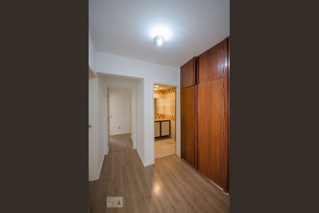 Apartamento à venda com 195m², 3 quartos e 2 vagas Apartamento à venda com 195m², 3 quartos e 2 vagasCORREDOR