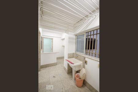Apartamento à venda com 195m², 3 quartos e 2 vagas Apartamento à venda com 195m², 3 quartos e 2 vagasÁREA DE SERVIÇO