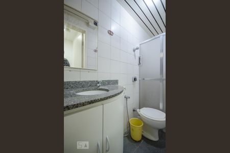 Apartamento à venda com 195m², 3 quartos e 2 vagas Apartamento à venda com 195m², 3 quartos e 2 vagasBANHEIRO DE SERVIÇO